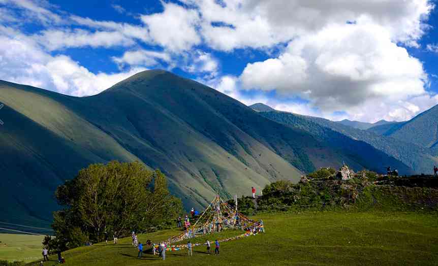 塔公草原在哪里？塔公草原最佳旅游时间