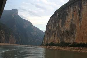 重庆到三峡旅游——豪华四星游船单程4日游《一代天骄》