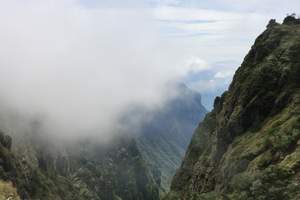 湖北武汉武当山神农架大三峡双飞6日游/C076